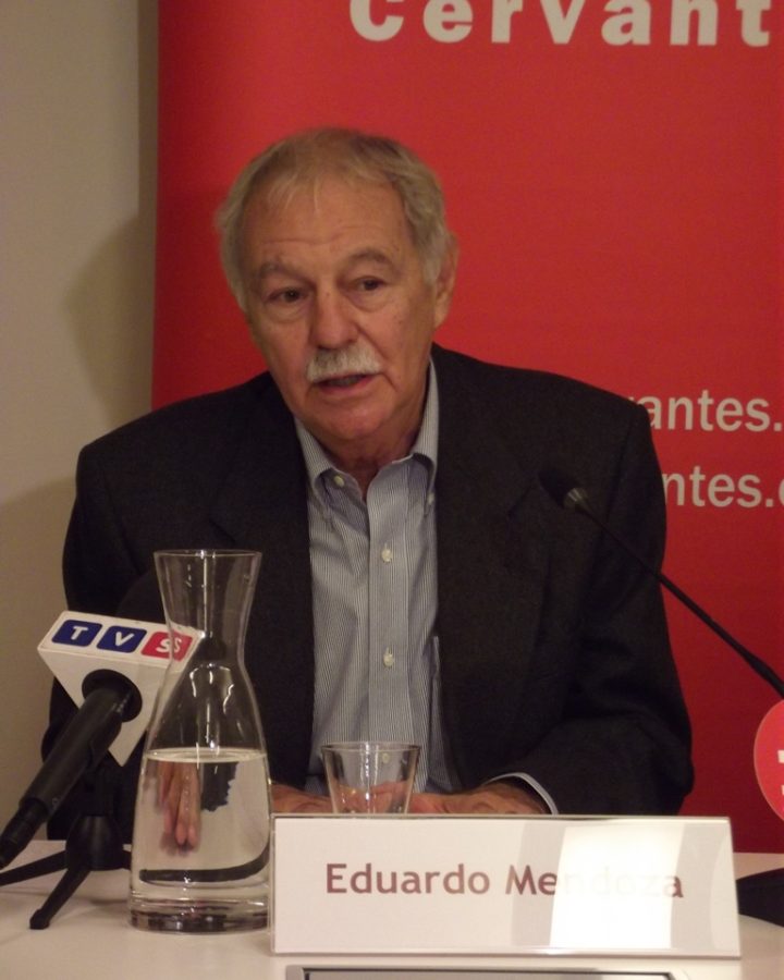 Retrato de Eduardo Mendoza